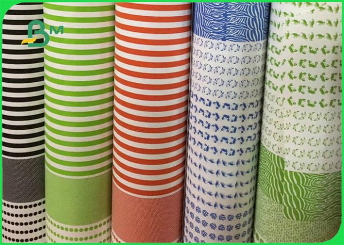 O costume biodegradável de 100% imprimiu a palha de papel colorida que faz o papel para beber