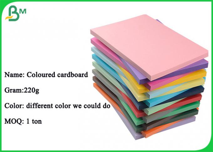 O FSC aprovou a folha colorida cor-de-rosa verde do cartão 200gr para a impressão