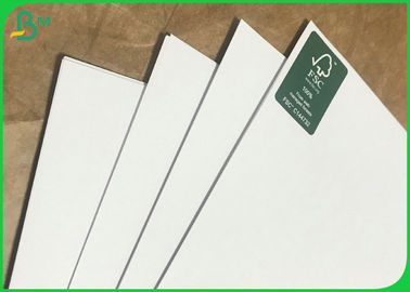 papel 110% branco de Woodfree da grão longa da brancura 20LB para a impressão deslocada