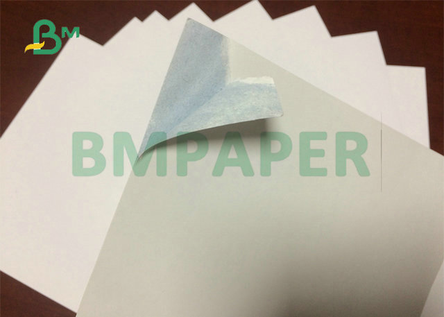 Papel alto do carretel 280gsm 300gsm Bluecore C2S da largura da brancura 71cm 72cm para cartões de jogo