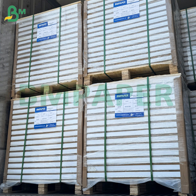 300 gsm Folhas de papel C2S revestidas por dois lados e brilhantes para cartazes