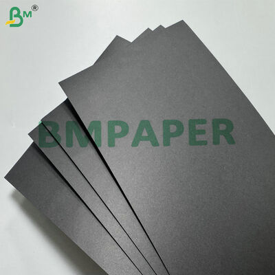 Superfície lisa Premium 250gm 300gm Papelão preto Ideal para caixas de presentes e embalagens rígidas