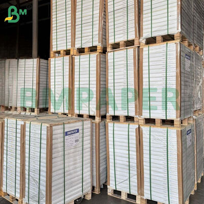 Cartão duplex branco revestido de um lado com verso cinza de 1 mm