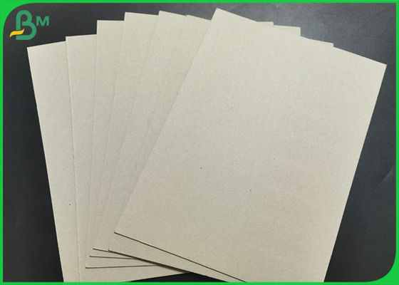 A placa gráfica cinzenta 1.2mm grossa resistente 750gram reciclou folhas da placa de papel da polpa
