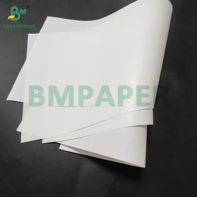 65 gm 70 gm Adesivo impermeável Papel resistente ao molho para rótulo de cerveja 700 x 1000 mm