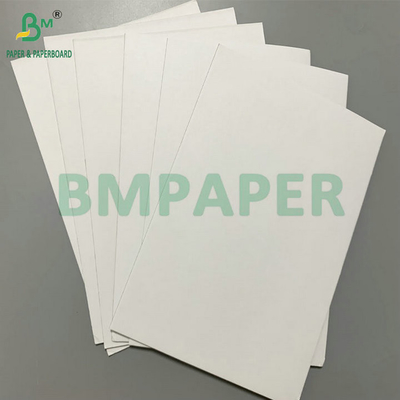 1 mm 2 mm Branco de cima Branco de trás Correios laminados Superfície sem madeira Cartão