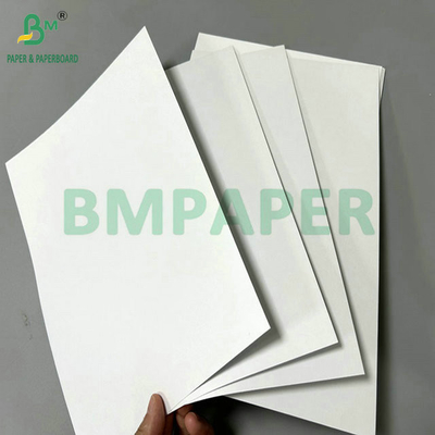 Papel offset sem revestimento sem madeira de grãos longos de 60 g a 70 g, com 110% de brancura