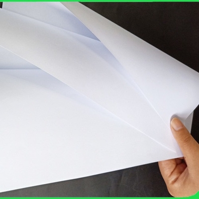 Espessura 60 gsm - 120 gsm Alta brancura104% Papel offset para livros escolares