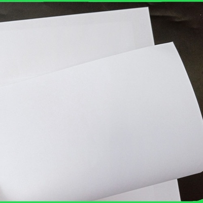 Espessura 60 gsm - 120 gsm Alta brancura104% Papel offset para livros escolares