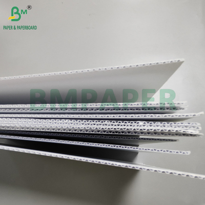 Papel ondulado branco de 3 camadas para revestimentos de caixas de perfumes E F Flauta 70 x 100cm