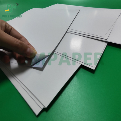300 gm 320 gm Papel C2S de núcleo azul para cartão de jogo 71 x 65 cm Alta suavidade
