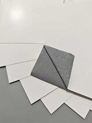 Papel de jogo de superfície brilhante de núcleo preto 660x960mm