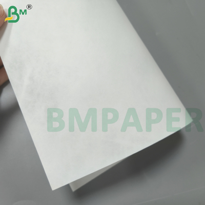 Folhas de papel branco para impressoras a jato de tinta de 8,5 "x 11" revestidas de um lado