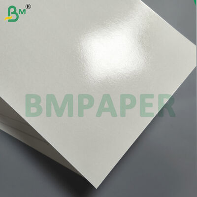 Cartão branco à base de fibra para embalagens de alimentos congelados