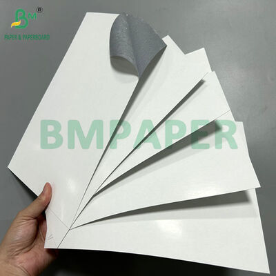 Papel cartão TCG de superfície lisa e núcleo preto 310gr 330gr 71 x 95cm