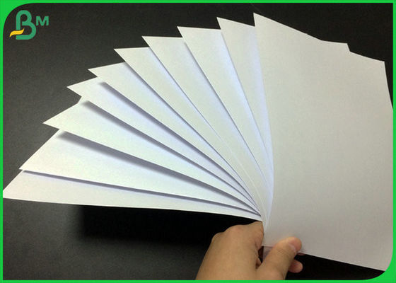 Papel sem revestimento de madeira 140 g 160 g 180 g para a fabricação de capas de livros A0 A1