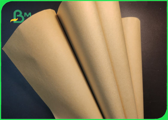 Papel de embalagem de polpa de madeira 40gsm 50gsm Brown para a resistência de rasgo do saco de compras