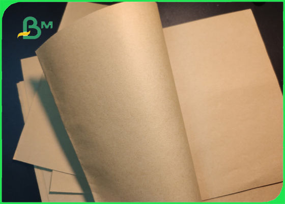 Papel de embalagem de polpa de madeira 40gsm 50gsm Brown para a resistência de rasgo do saco de compras