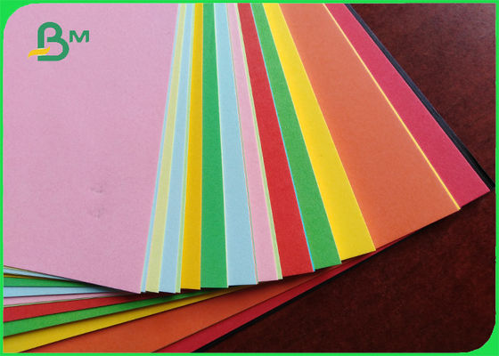 Cartão de papel colorido de 180gm para fins de arte e artesanato / impressão
