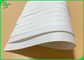 Deslocado imprimindo o papel de embalagem branco de 210g para o saco de compras da roupa folha de 0.7m x de 1m